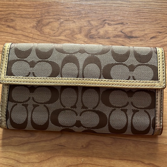 Wallet - Picture 2 of 16